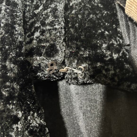 Dressbarn Woman Jet Black Velvet Cape Jacket 18 20 Soft Glam Goth Luxe Statement - Picture 9 of 9